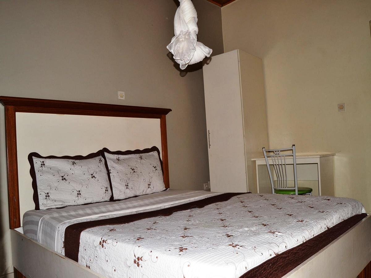 The Happy Hour Bed & Breakfast Kigali Exterior photo